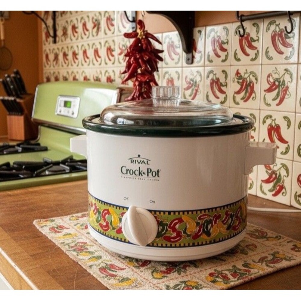 Rival Crock Pot 2 Qt Slow Cooker Model 3122 Chili Pepper Design Vtg 2003 W/Box